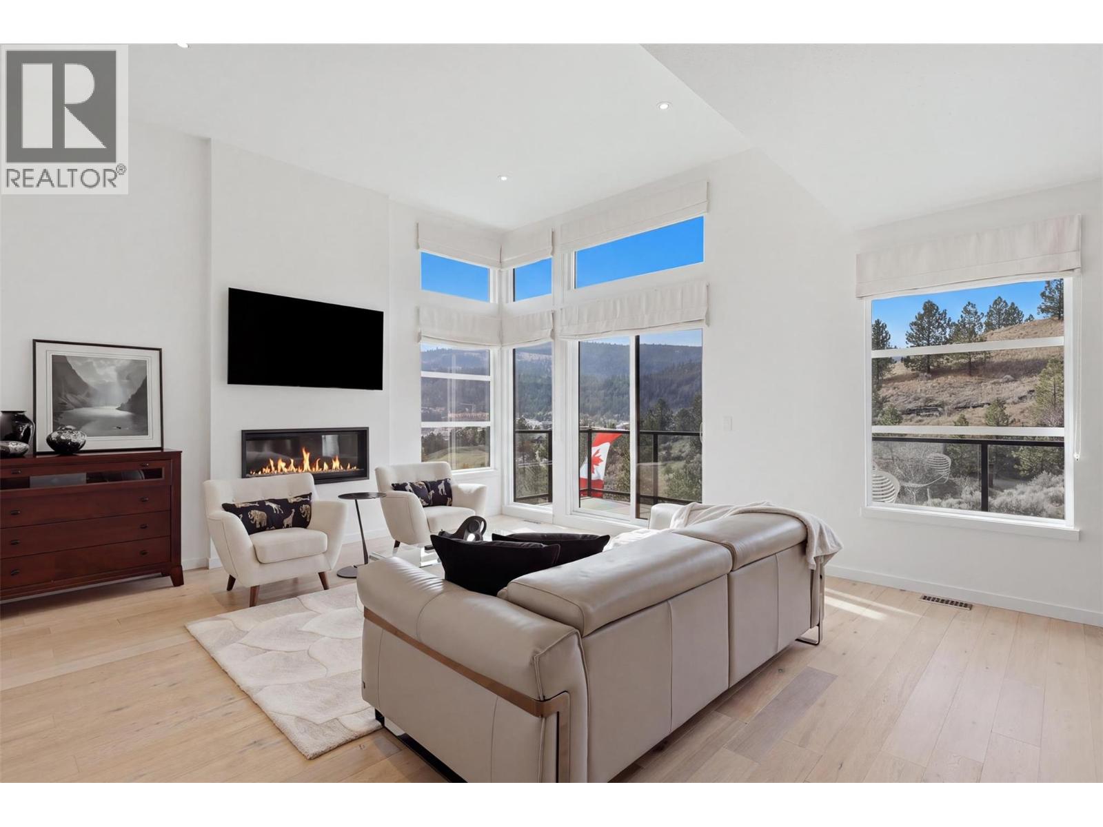1395 PRAIRIE ROSE Drive Unit# 16