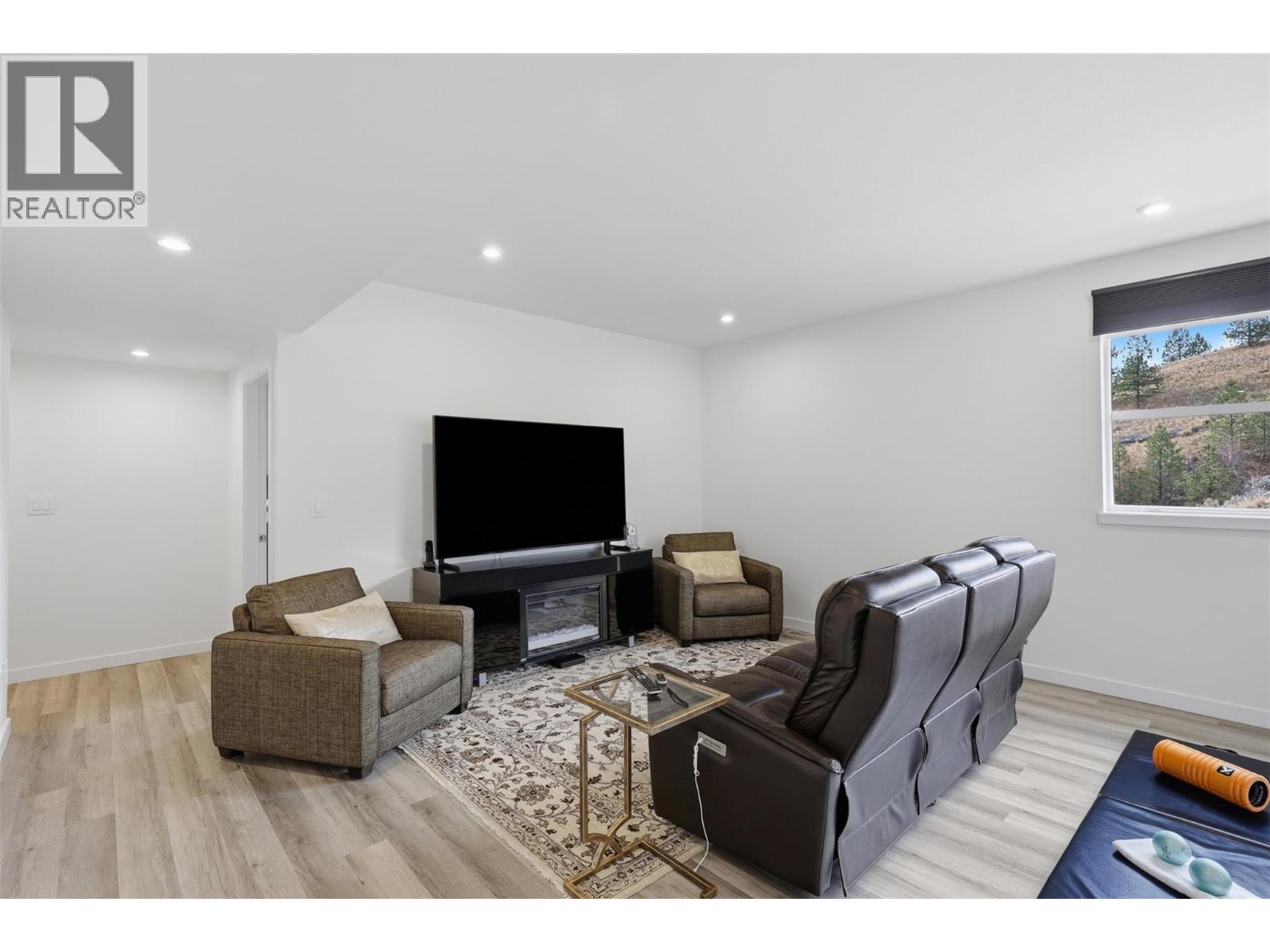 1395 PRAIRIE ROSE Drive Unit# 16
