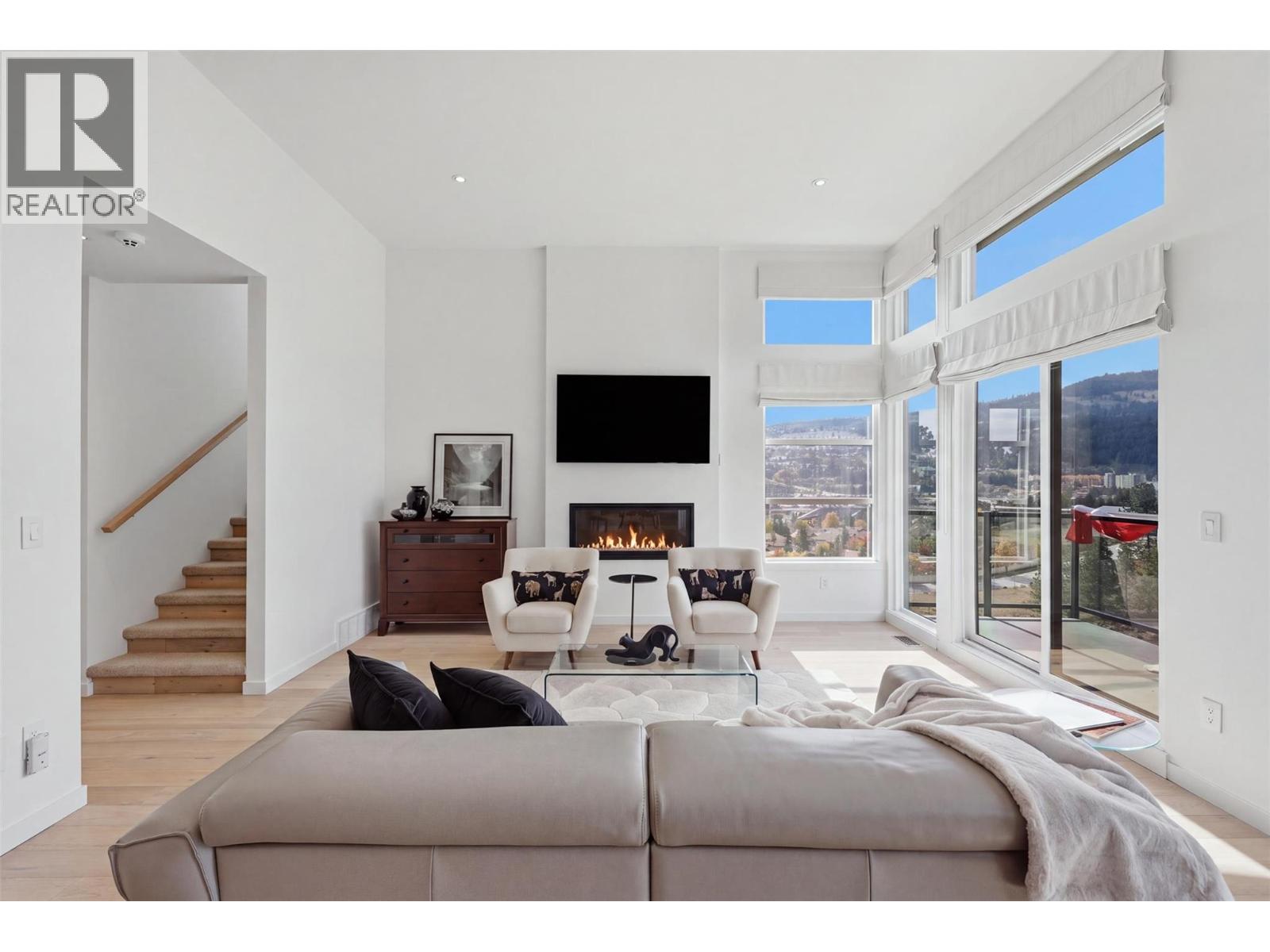 1395 PRAIRIE ROSE Drive Unit# 16