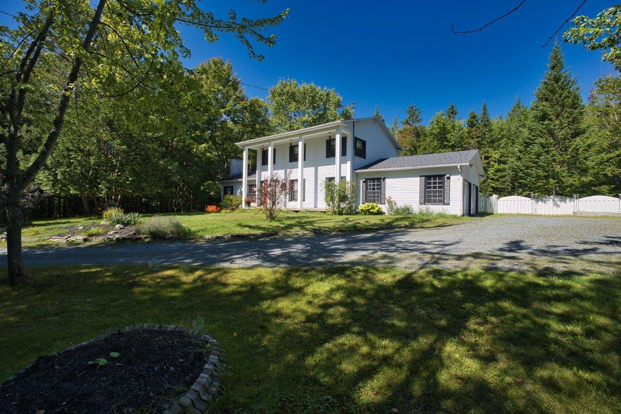 40 Rue des Muguets Saint-Denis-de-Brompton Quebec Canada J0B2P0 2