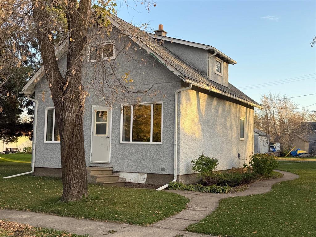 293 4th Avenue, Minitonas, Manitoba  R0L 1Z0 - Photo 0 - 202625365
