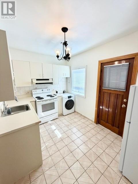 2nd Flr - 455 B Danforth Avenue, Toronto, Ontario  M4K 1P1 - Photo 3 - E13883284