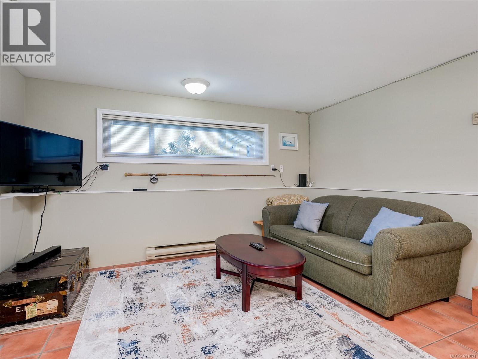 1715 Cedar Ave