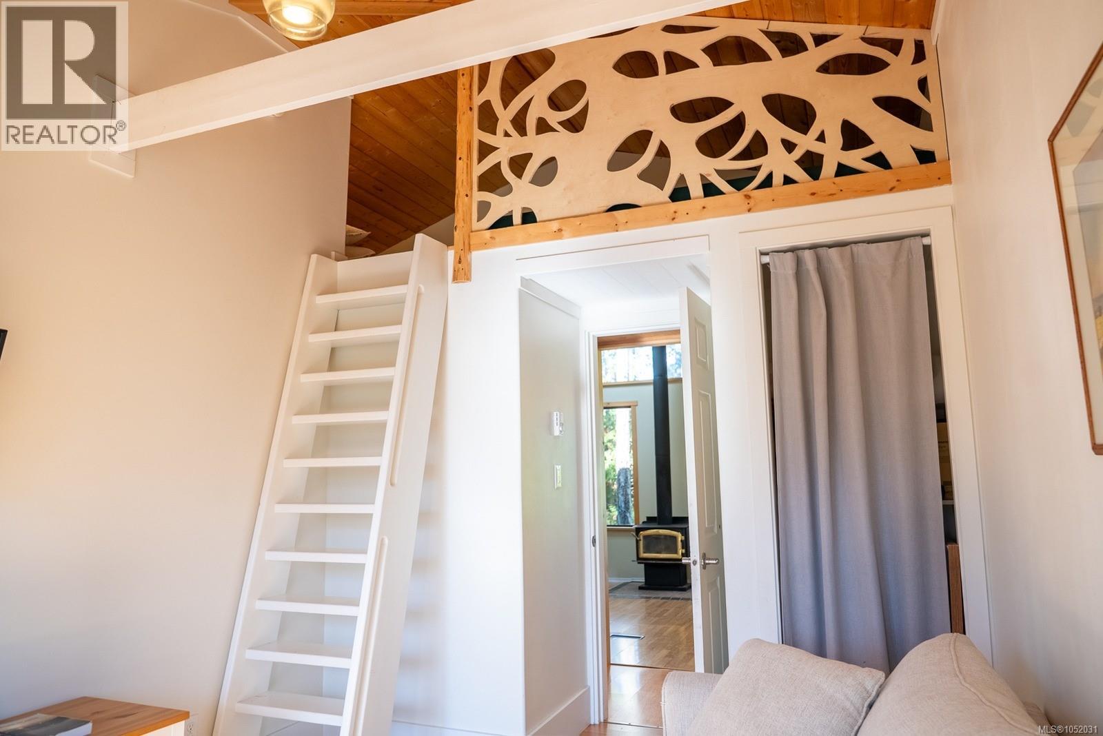 4318 Port Washington Rd