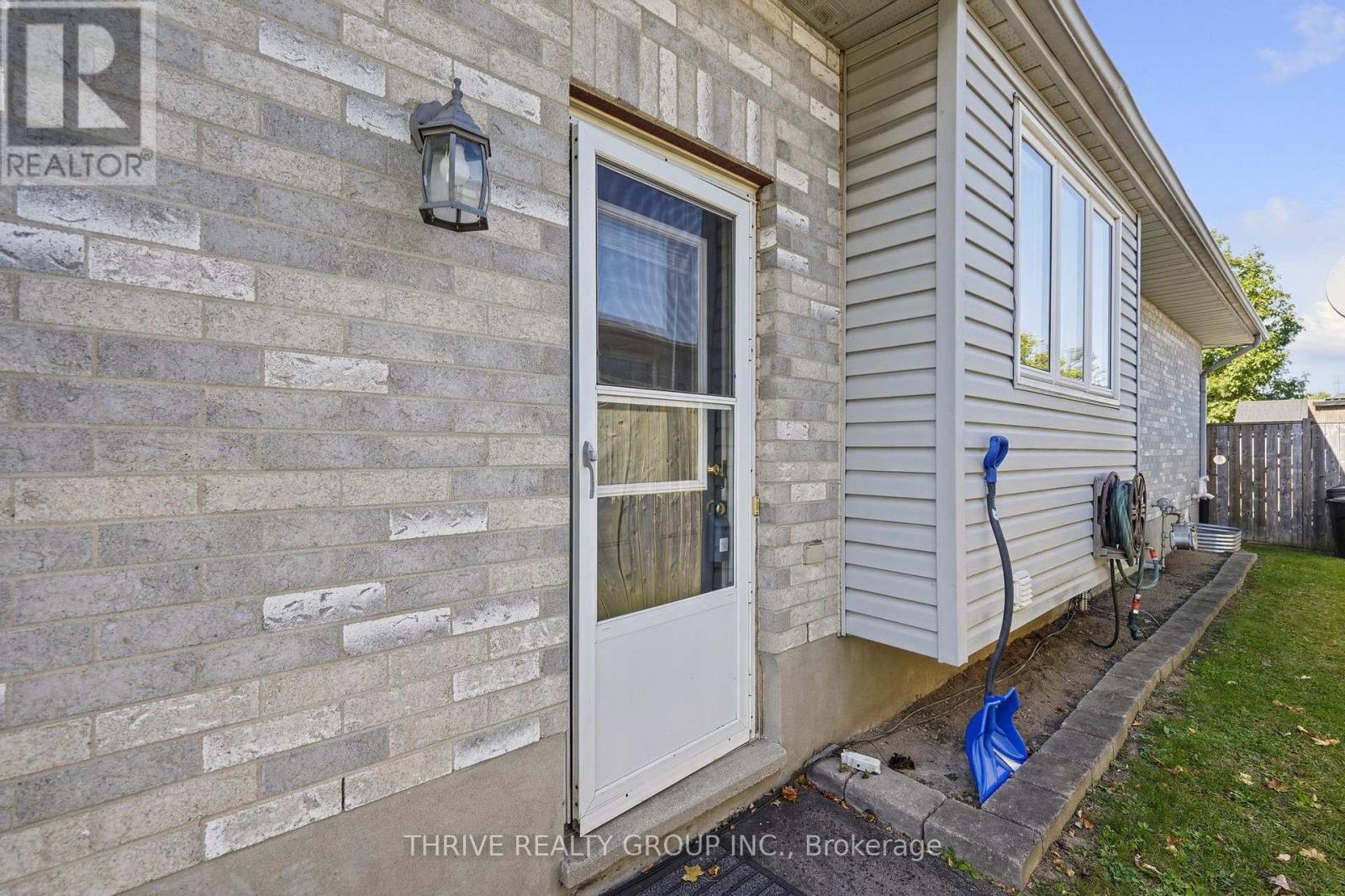 Lower - 9 Sanders Court, St. Thomas, Ontario  N5P 4J9 - Photo 2 - X13883460