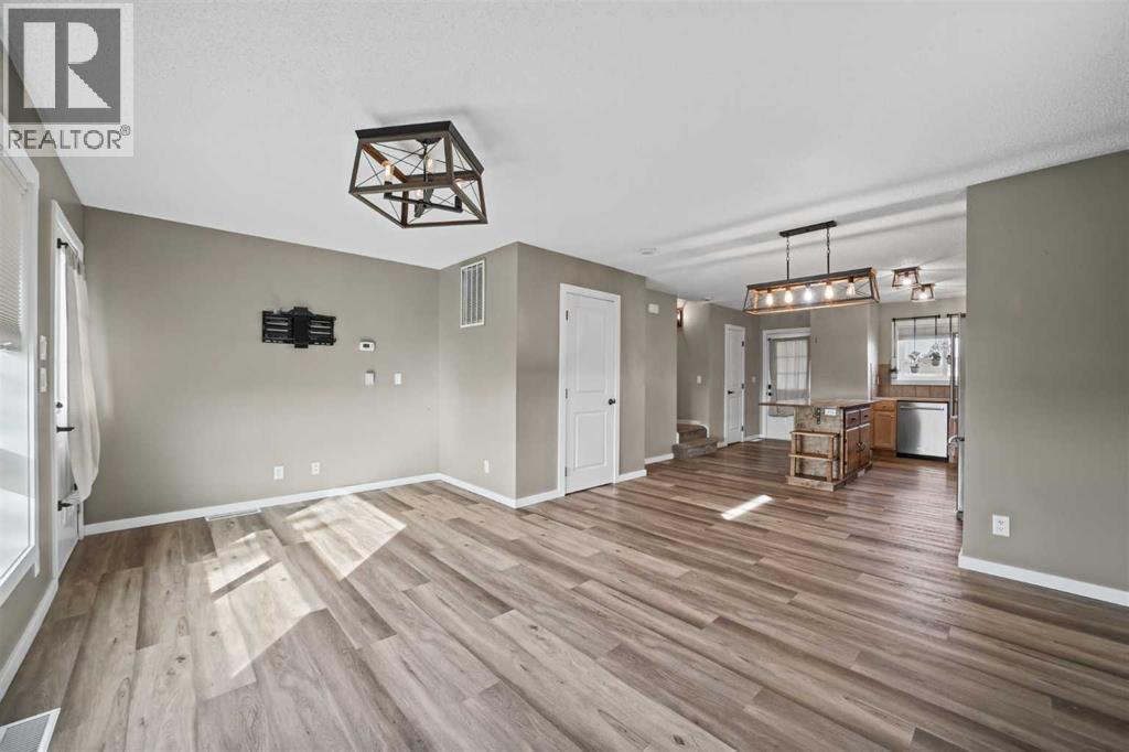 101 Clover Way, Carstairs, Alberta  T0M 0N0 - Photo 12 - A2348659