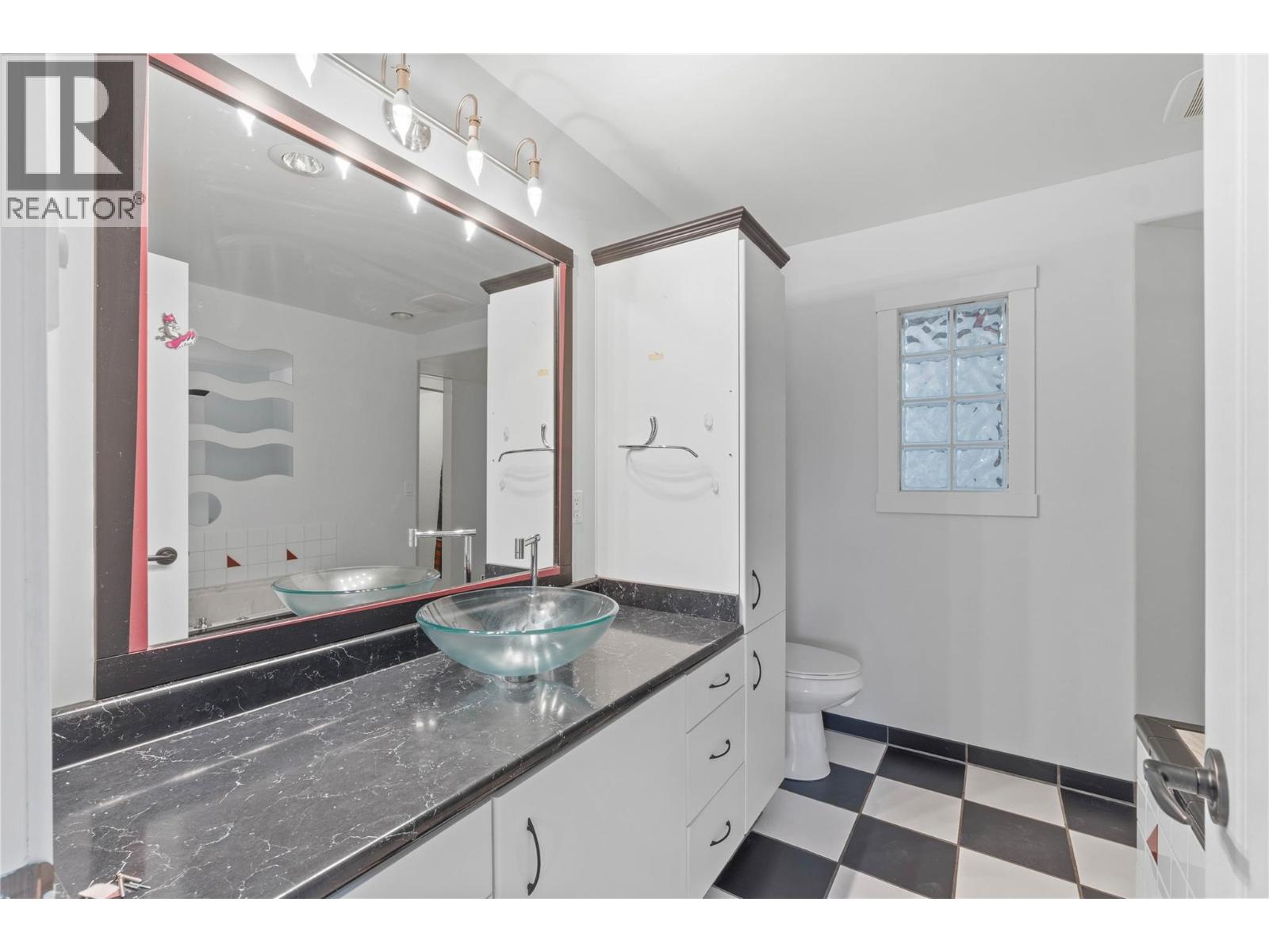 15 Hudson's Bay Trail Unit# 803