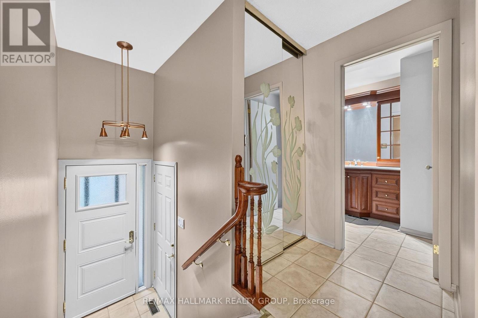 19 Fallow Court, Ottawa, Ontario  K1T 1W8 - Photo 2 - X13883530