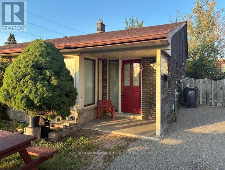 3 BENTON STREET, Brampton, Ontario