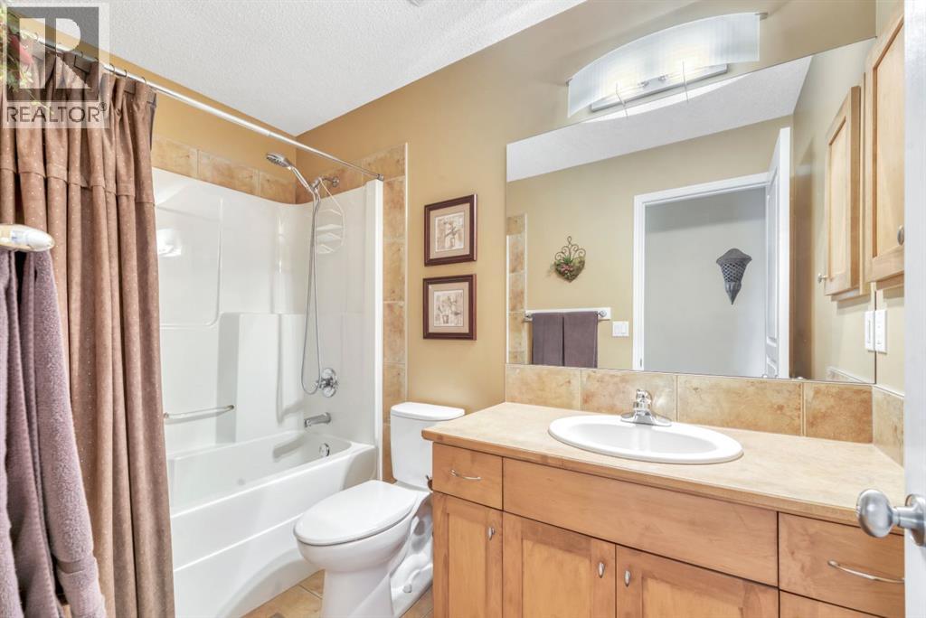 151 New Brighton Mews Se, Calgary, Alberta  T2Z 4G8 - Photo 24 - A2349324