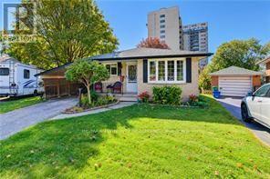 73 BELTON DRIVE, Kitchener, Ontario