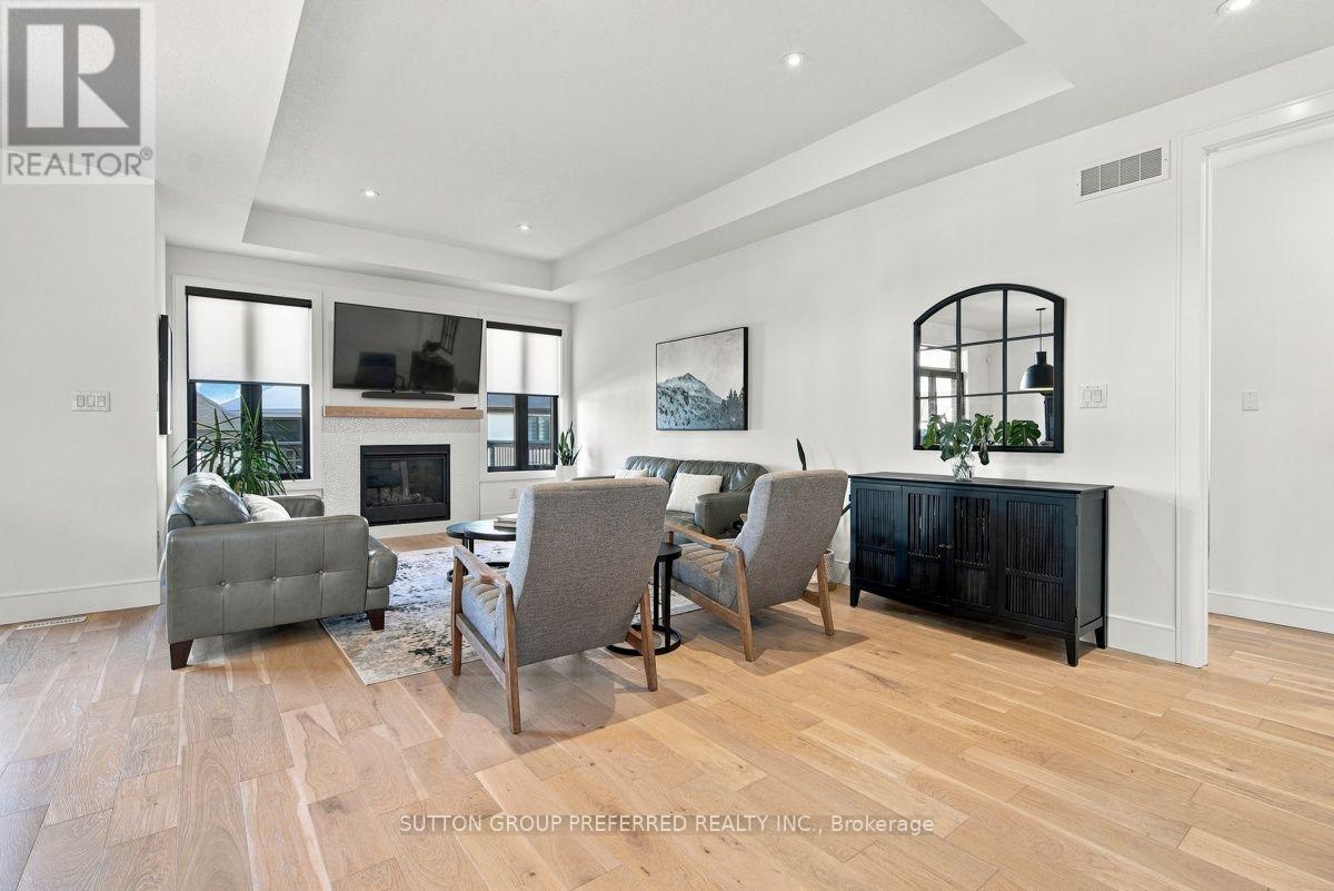 1928 Trailsway Drive, London South, Ontario  N6K 0K7 - Photo 6 - X13874906