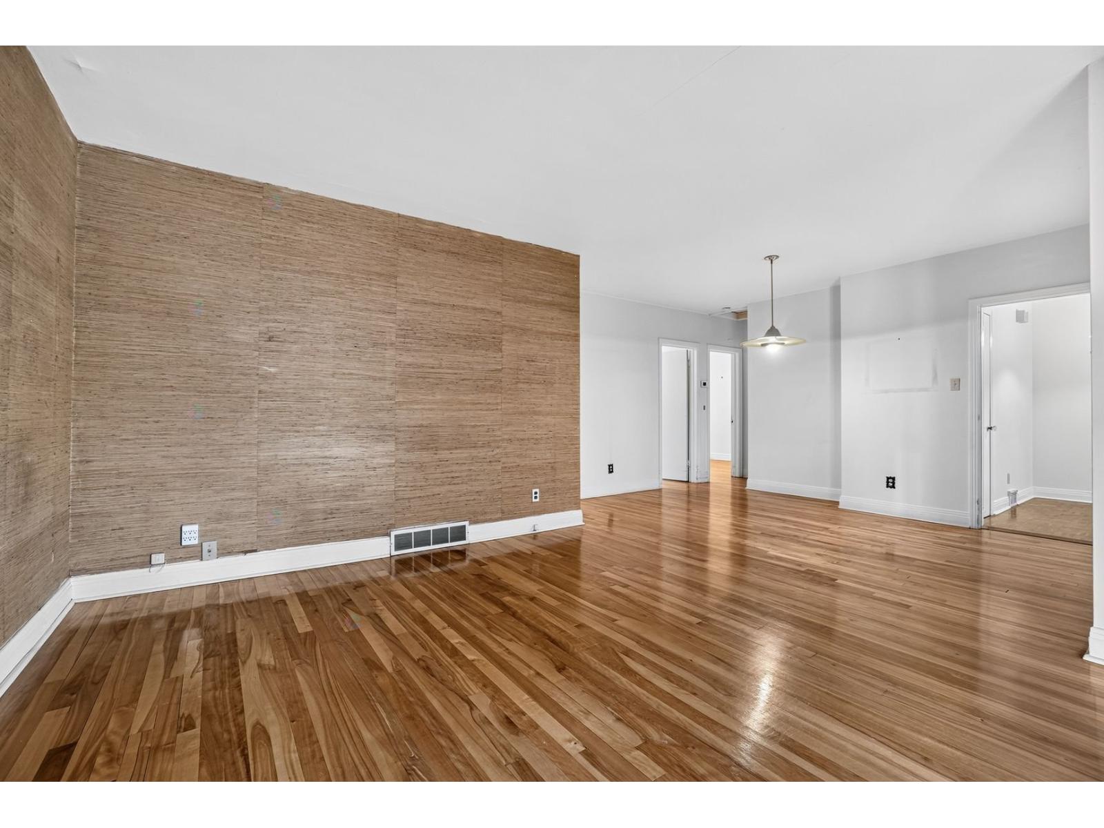 110 Rue Théorêt Montréal (Saint-Laurent) Quebec Canada H4N2J5 4