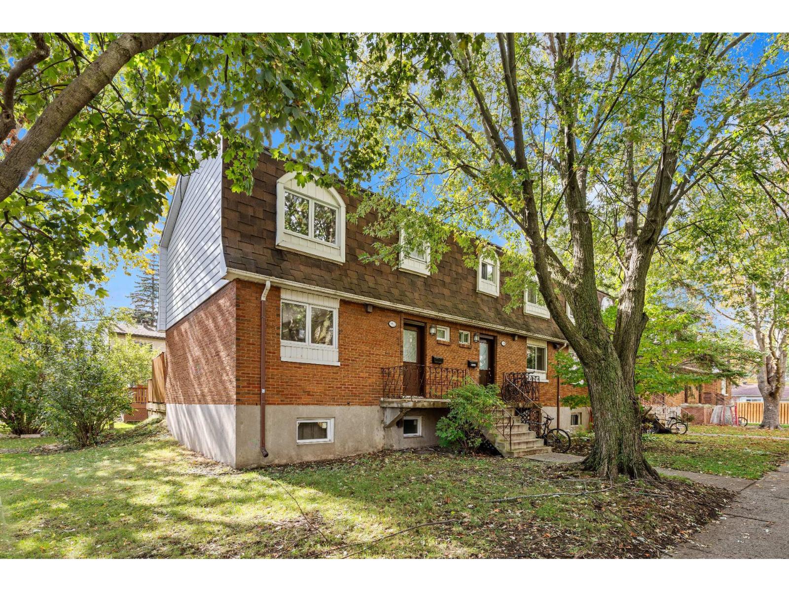 992 Rue Legault Longueuil (Greenfield Park) Quebec Canada J4V3C4 3