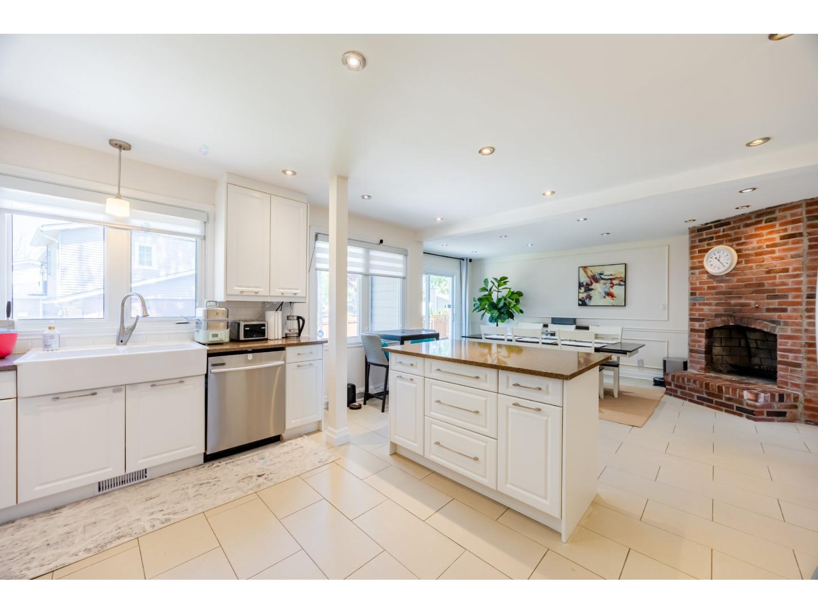 347 Preston Drive Beaconsfield Quebec Canada H9W1Z5 5