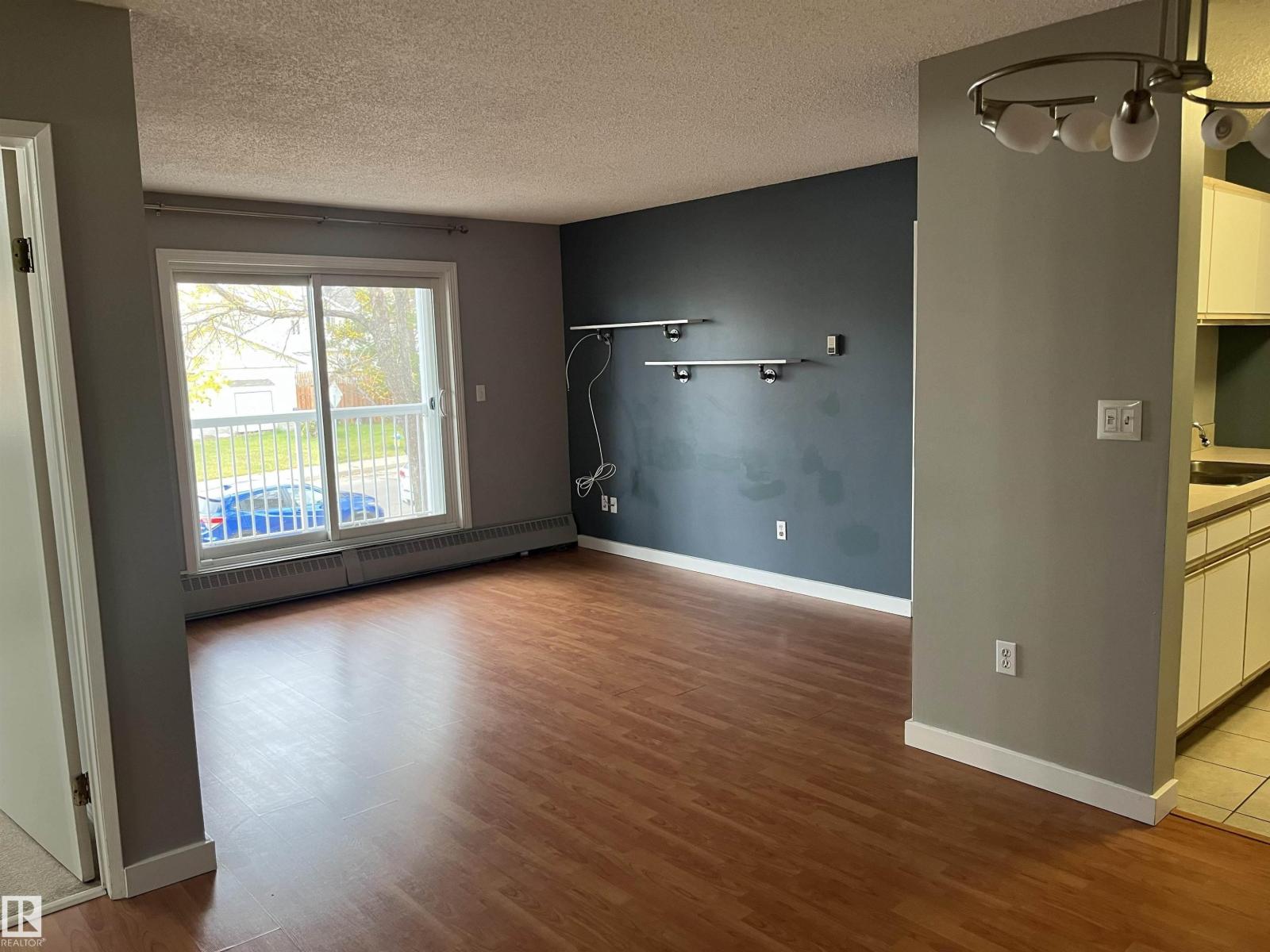 #205 5065 31 Av Nw, Edmonton, Alberta  T6L 6S5 - Photo 5 - E4500443