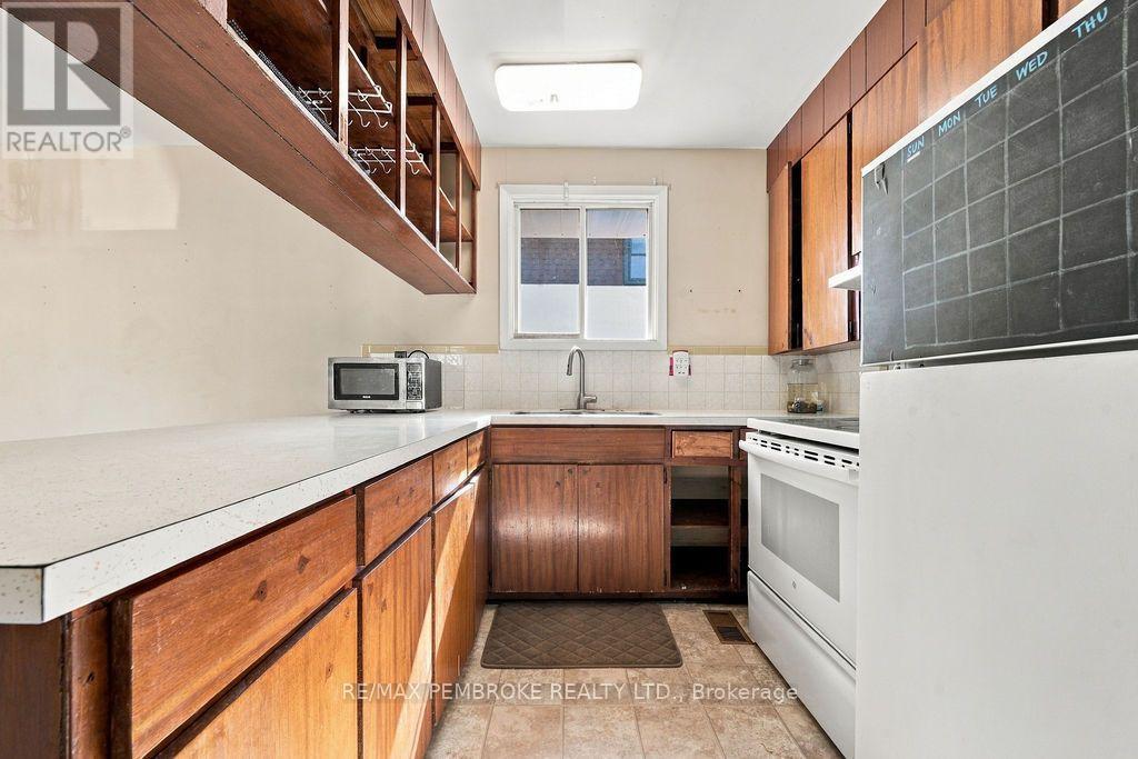 570 Moffat Street, Pembroke, Ontario  K8A 3Y1 - Photo 16 - X13883556