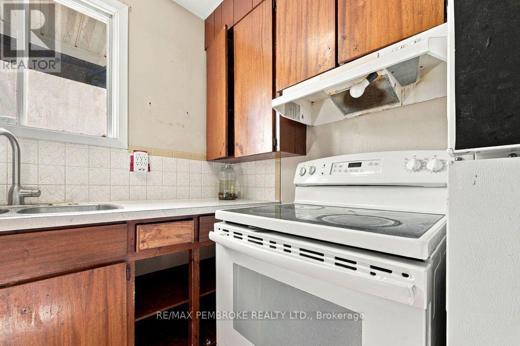 570 Moffat Street, Pembroke, Ontario  K8A 3Y1 - Photo 17 - X13883556