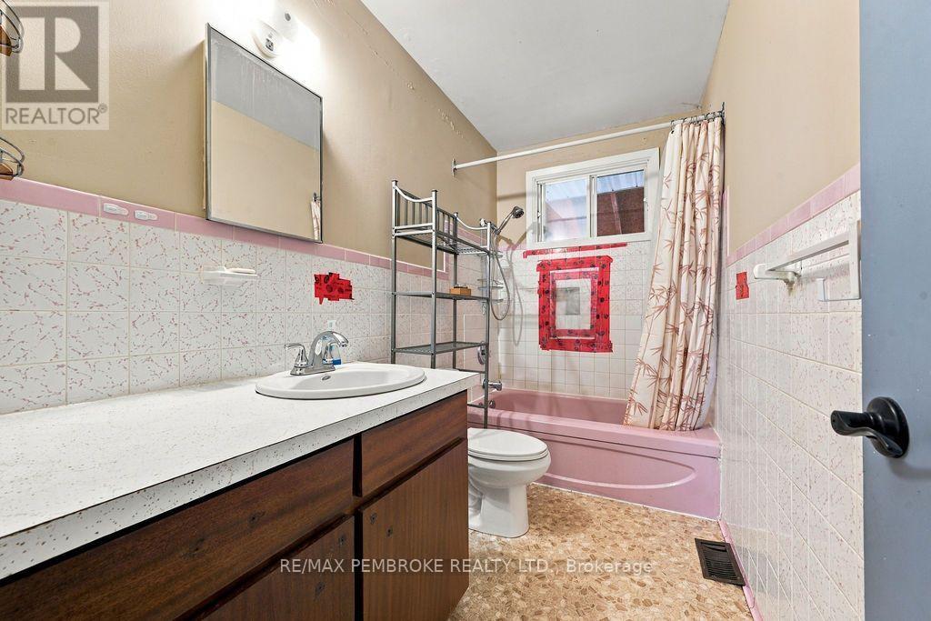 570 Moffat Street, Pembroke, Ontario  K8A 3Y1 - Photo 24 - X13883556