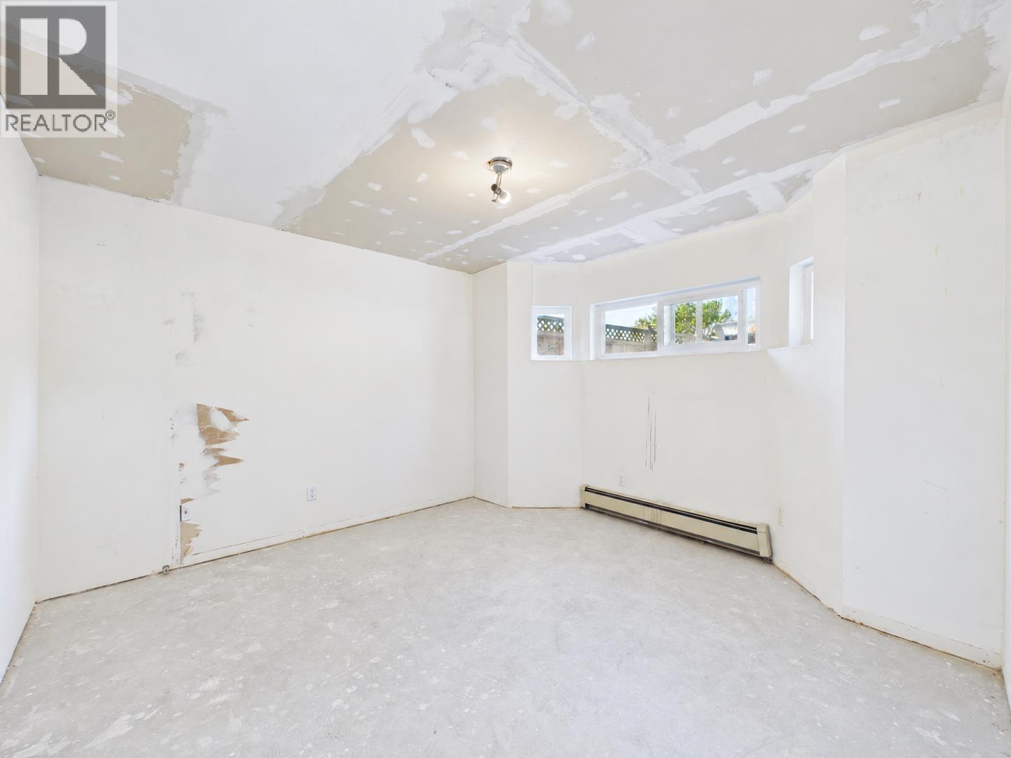 9025 Briar Road, Burnaby, British Columbia  V3N 4V5 - Photo 19 - R3173687