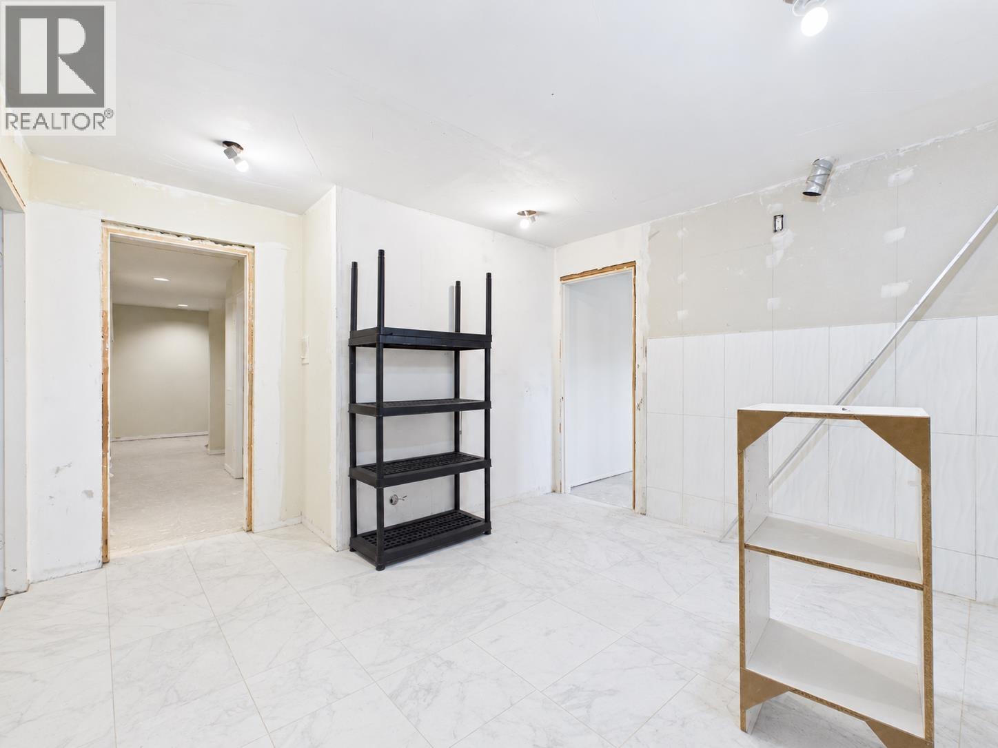 9025 Briar Road, Burnaby, British Columbia  V3N 4V5 - Photo 21 - R3173687