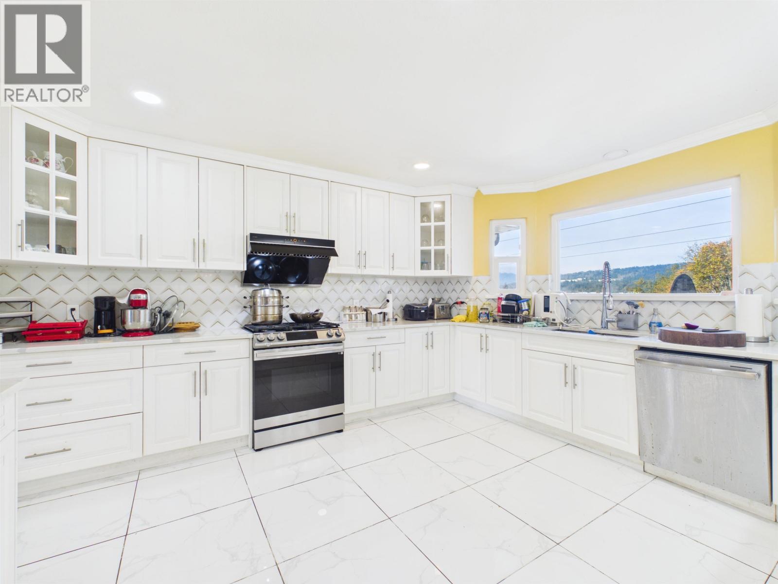 9025 Briar Road, Burnaby, British Columbia  V3N 4V5 - Photo 10 - R3173687