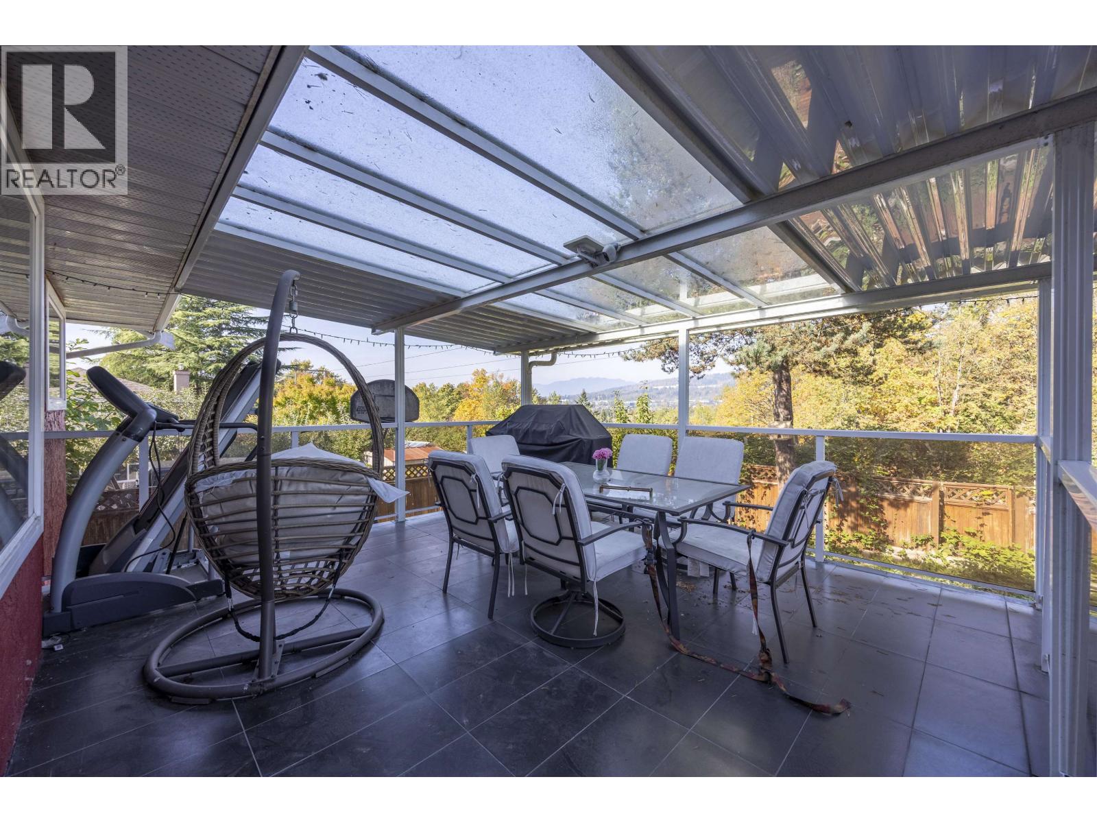 9025 Briar Road, Burnaby, British Columbia  V3N 4V5 - Photo 14 - R3173687