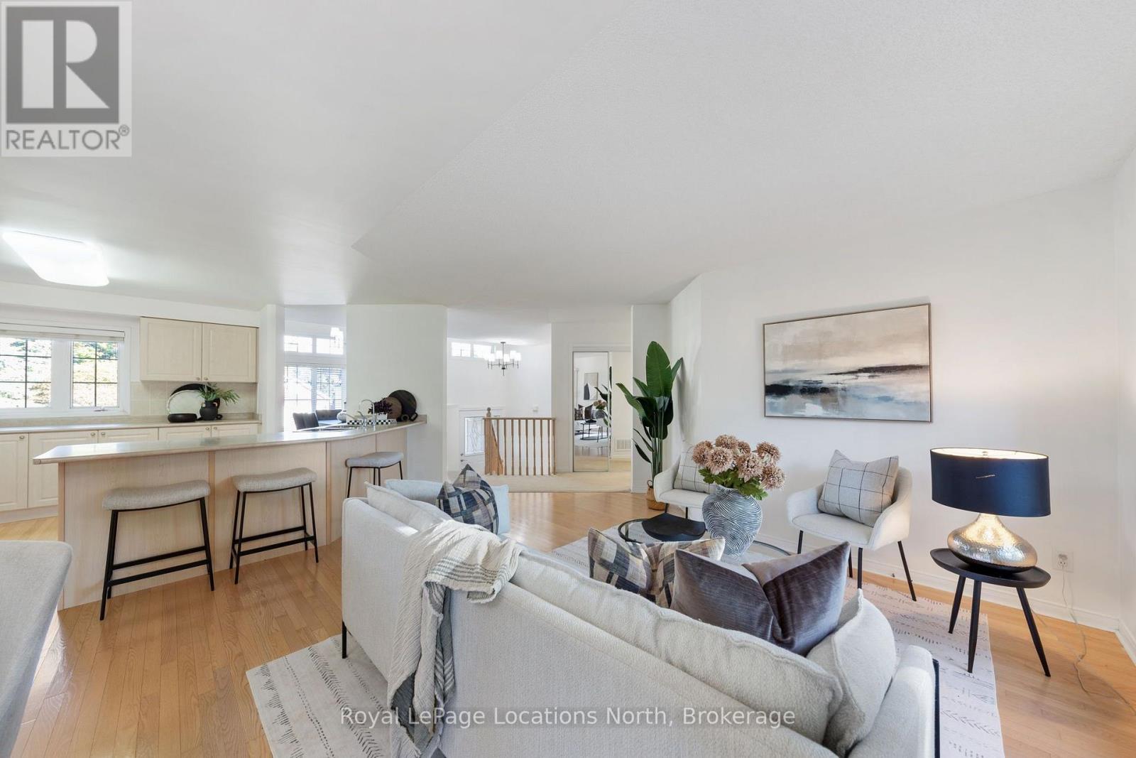 4 Trailwood Place, Wasaga Beach, Ontario  L9Z 1M6 - Photo 11 - S13883116