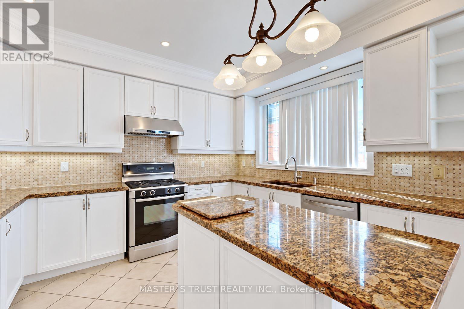 66 Chaya Sara Gardens, Vaughan, Ontario  L6A 0Z7 - Photo 9 - N13883540