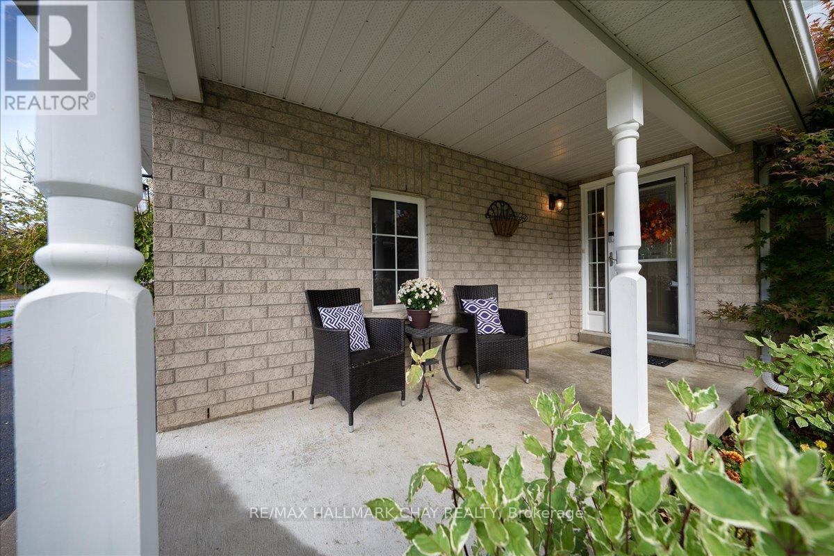 37 Joliette Place, Georgina, Ontario  L4P 3Y9 - Photo 3 - N13883552