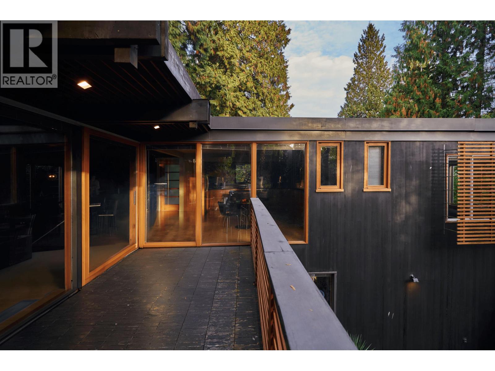 945 15th Street, West Vancouver, British Columbia  V7T 2T3 - Photo 37 - R3174292
