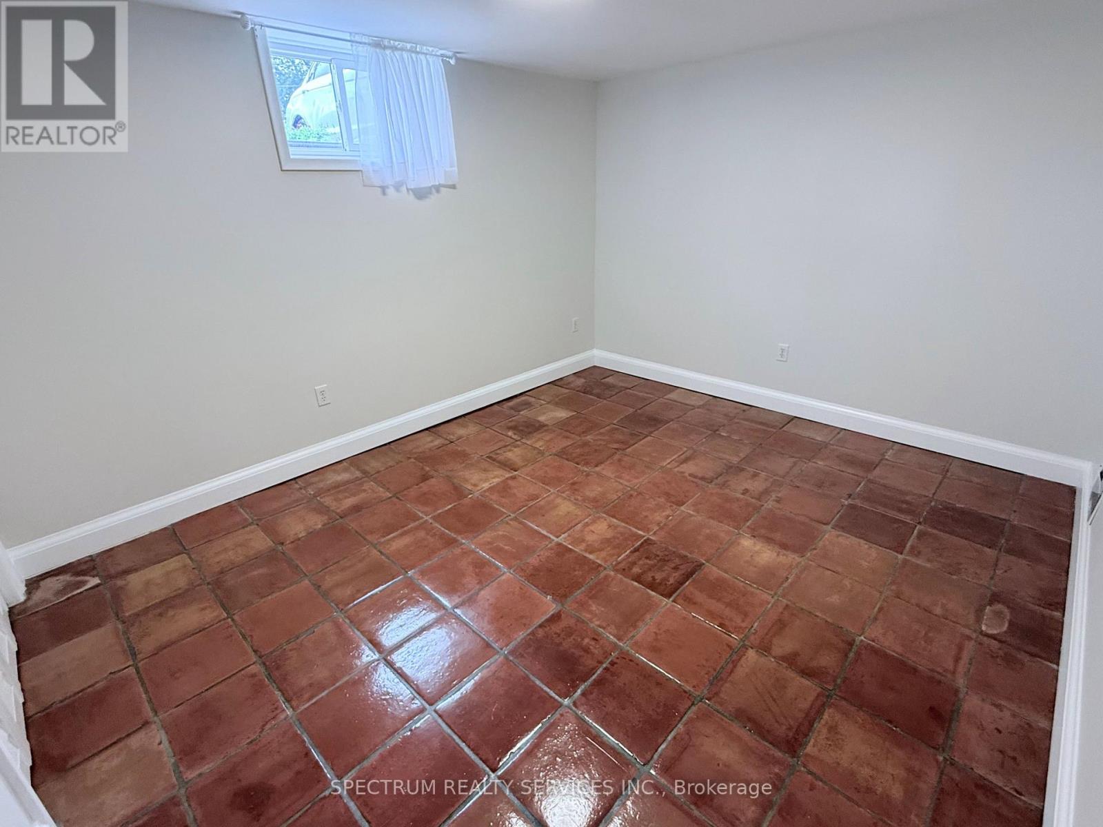 Lower - 172 Queenslea Avenue, Toronto, Ontario  M9N 2L3 - Photo 11 - W13883542