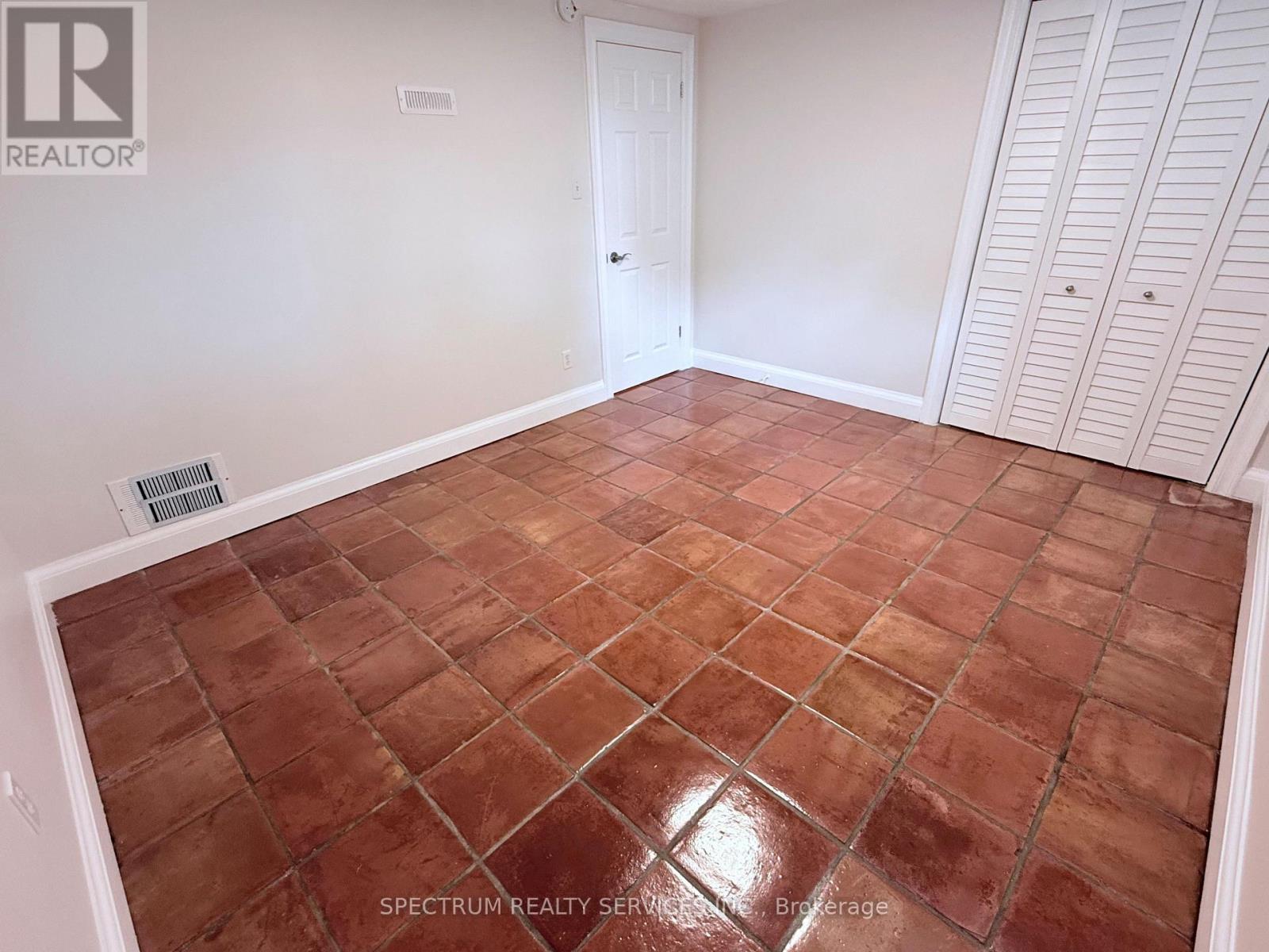 Lower - 172 Queenslea Avenue, Toronto, Ontario  M9N 2L3 - Photo 12 - W13883542
