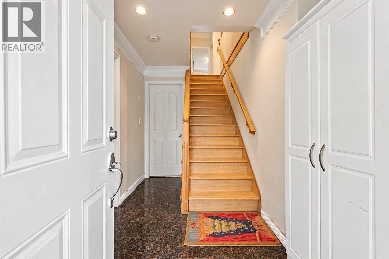 6135 Portland Street, Burnaby, British Columbia  V5J 2S3 - Photo 5 - R3174203