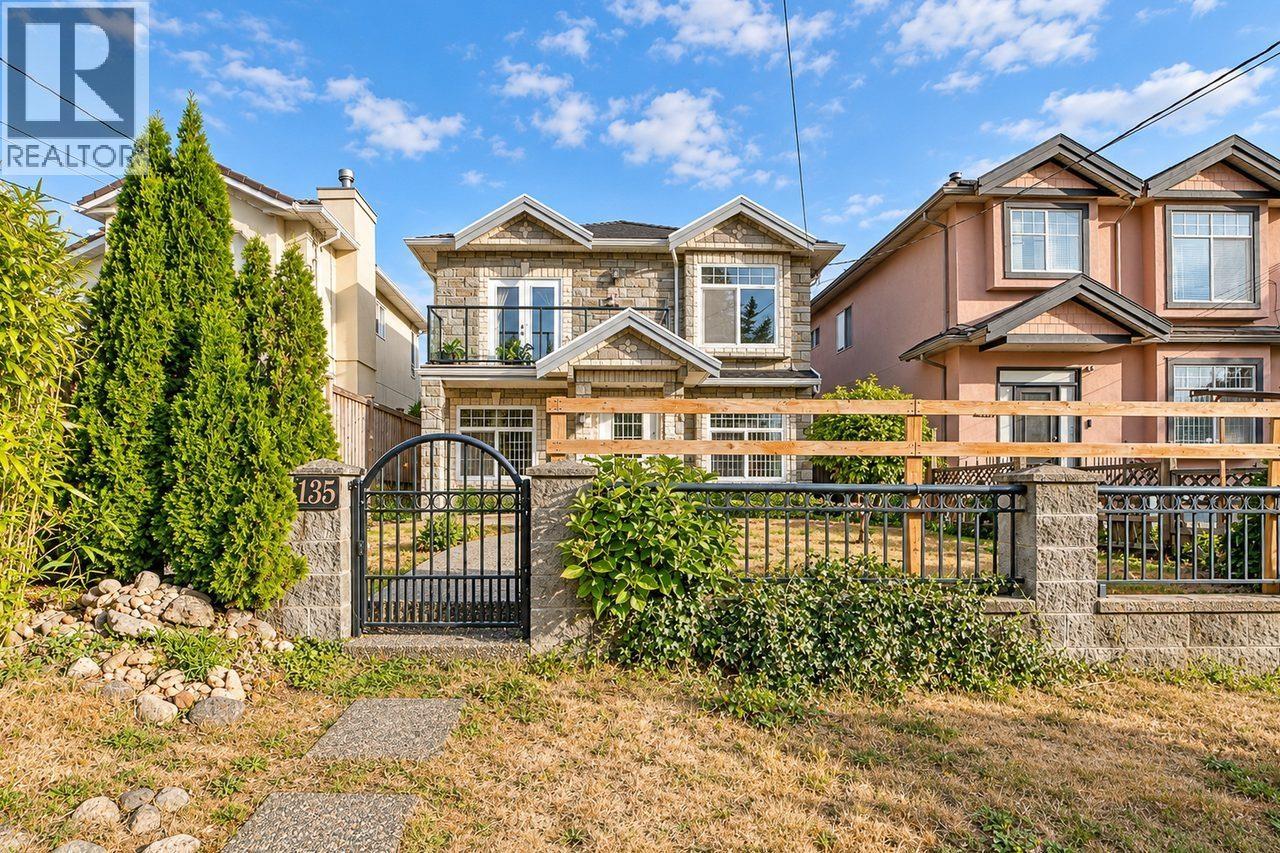 6135 Portland Street, Burnaby, British Columbia  V5J 2S3 - Photo 3 - R3174203
