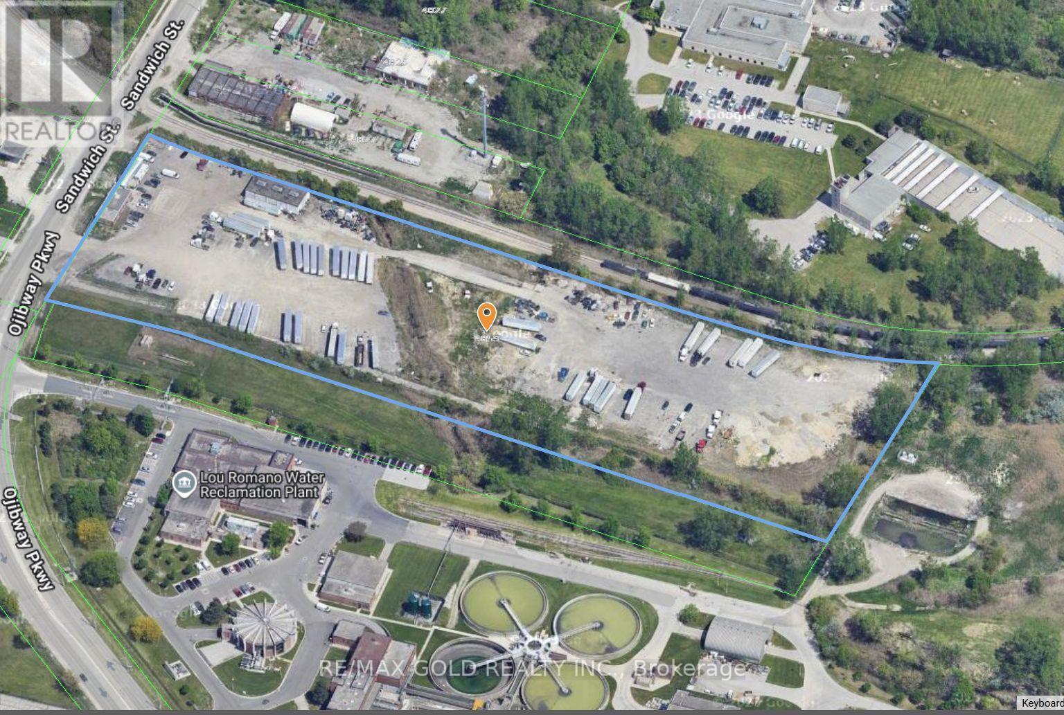 4059 SANDWICH STREET, Windsor, Ontario