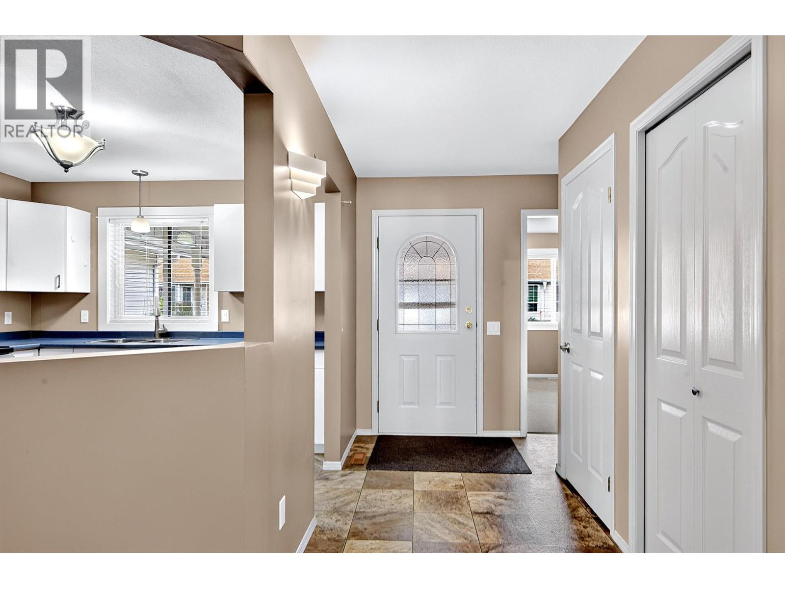 1195 14th Street Unit# 14, Kamloops, British Columbia  v2b 5v2 - Photo 2 - 10397551