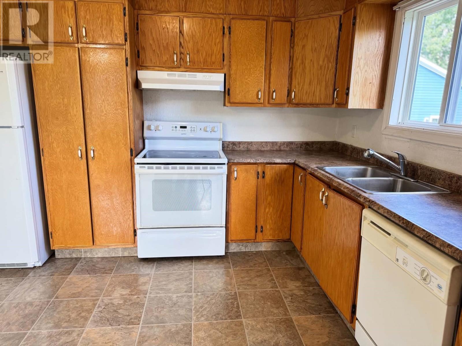 26 Main Street N, Glovertown, Newfoundland & Labrador  A0G 2L0 - Photo 11 - 1304191