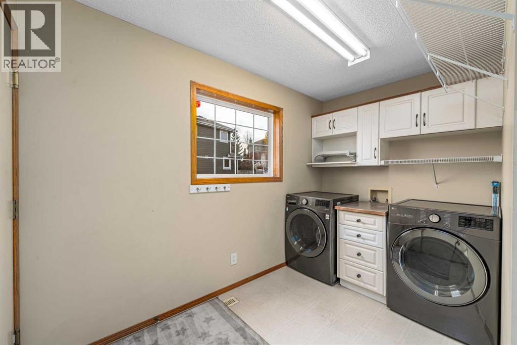 202 Panorama Hills Close NW, Calgary, Alberta  T2K 5J3 - Photo 15 - A2351427