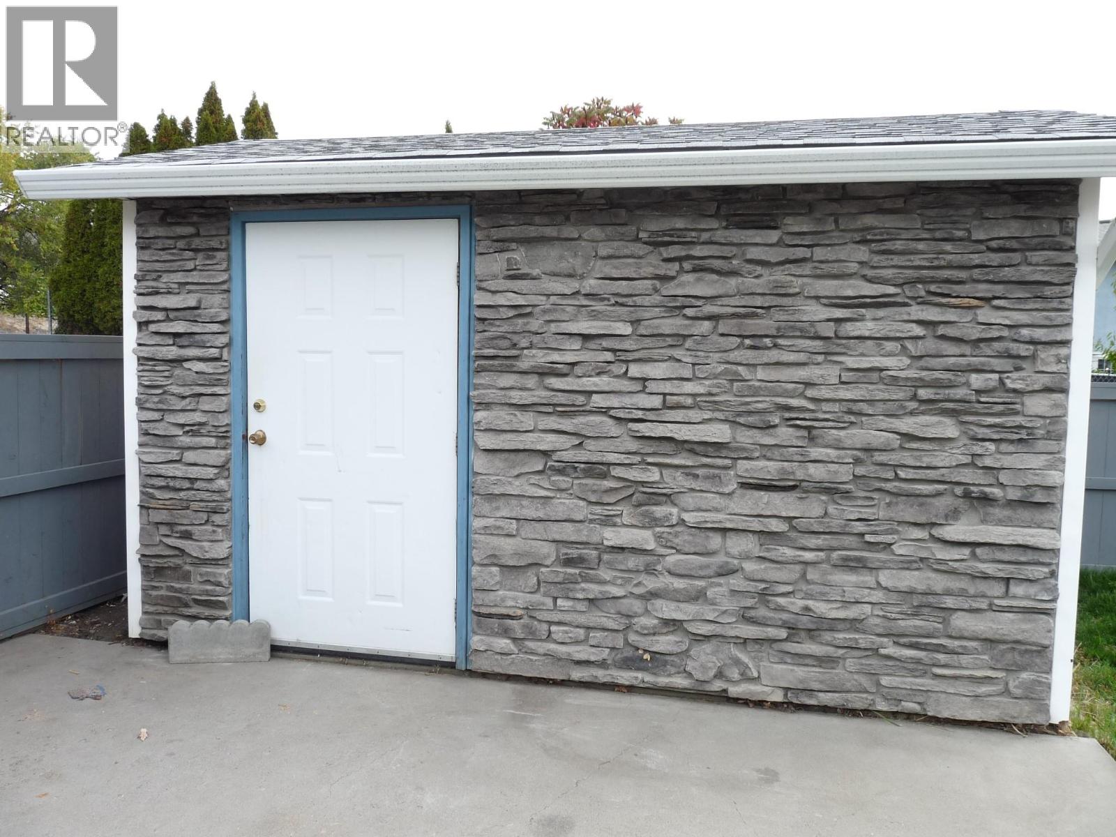 1160 Meadow Lane, Kamloops, British Columbia  V2B 5N6 - Photo 12 - 10403357