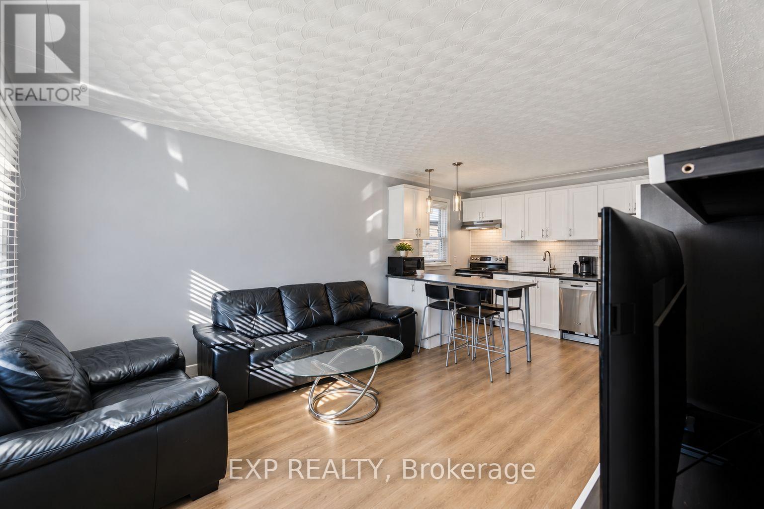 27 Hollywood Street S, Hamilton (Ainslie Wood), Ontario  L8S 3A9 - Photo 4 - X13883584