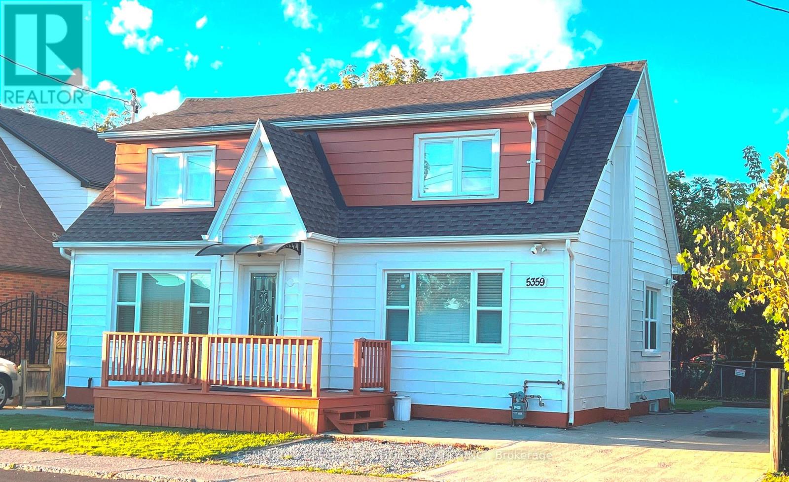 5359 Kitchener Street, Niagara Falls (Clifton Hill), Ontario  L2G 1B6 - Photo 2 - X13883568