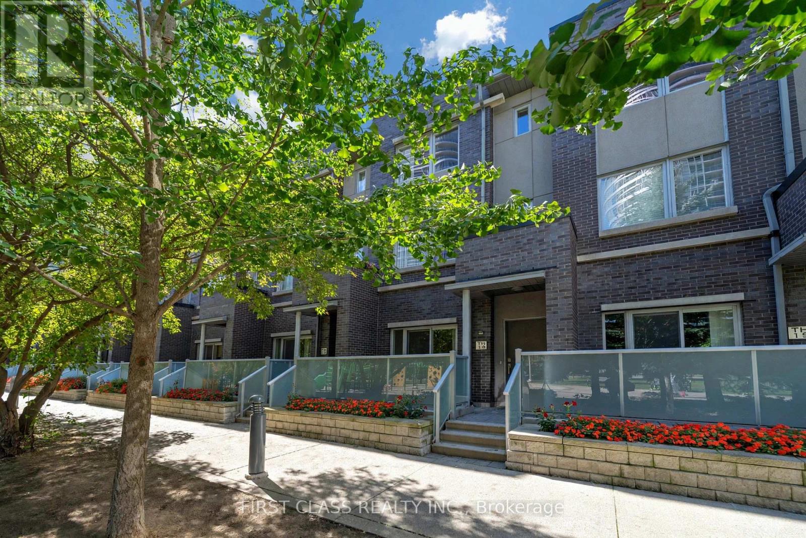 14 - 310 VILLAGE GREEN SQUARE, Toronto, Ontario