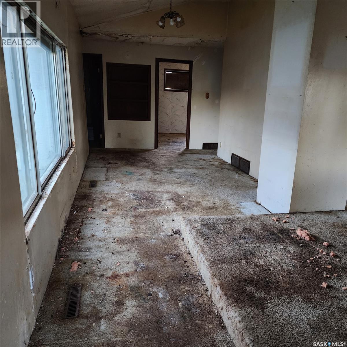 818 Retallack Street, Regina, Saskatchewan  S4T 2G8 - Photo 2 - SK050845