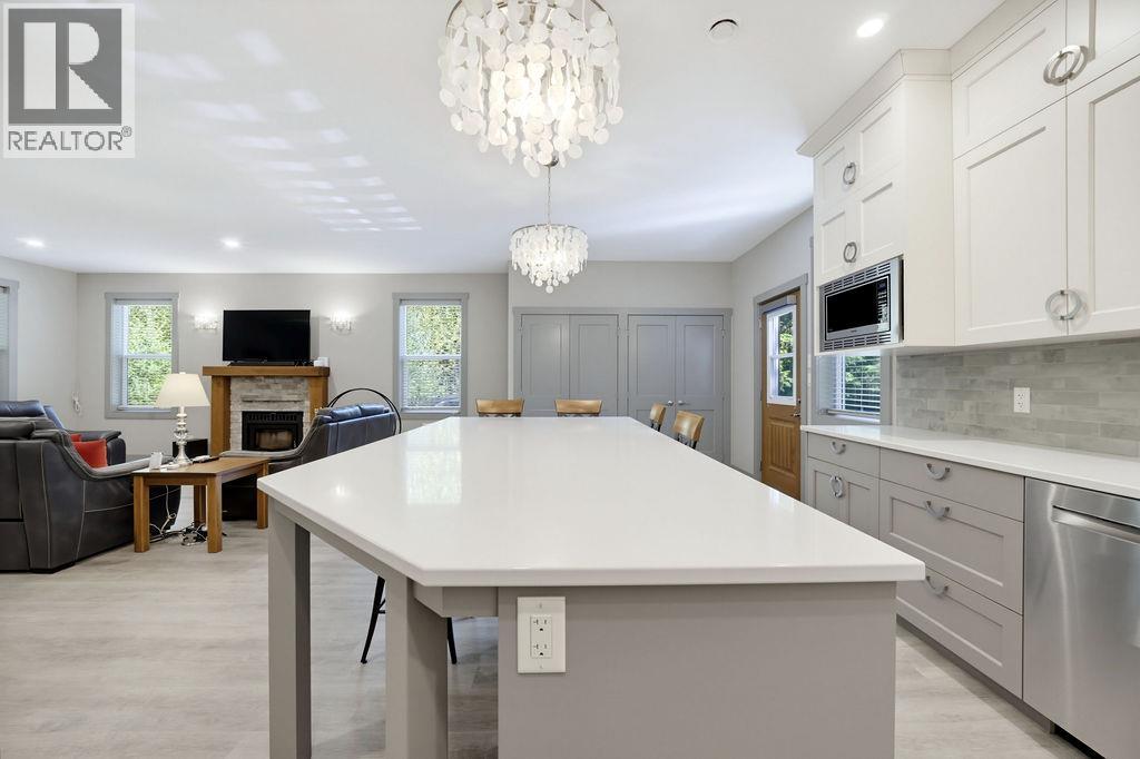 686 Swanbeach Road