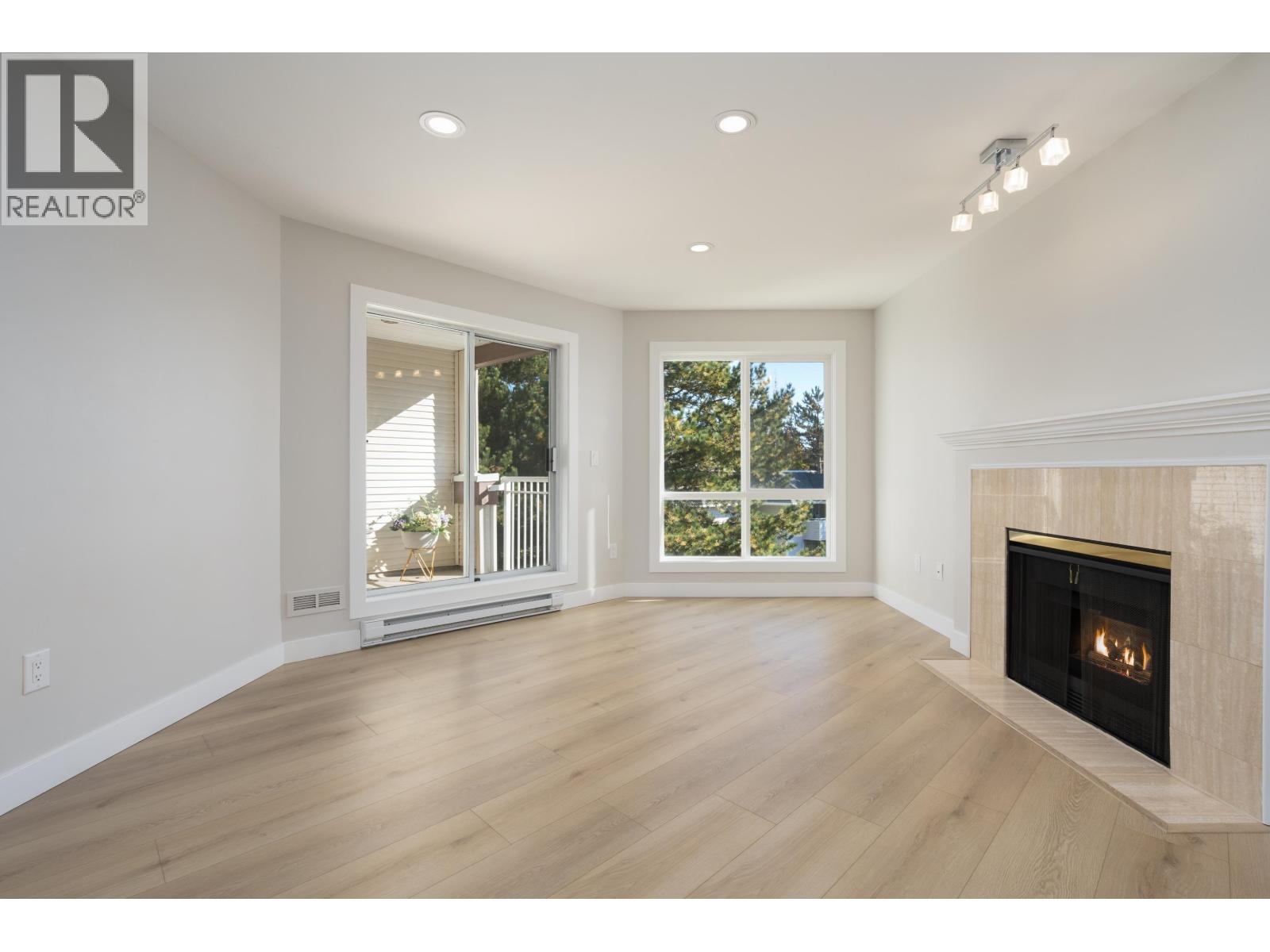 321 7453 Moffatt Road, Richmond, British Columbia  V6Y 3W1 - Photo 2 - R3174321