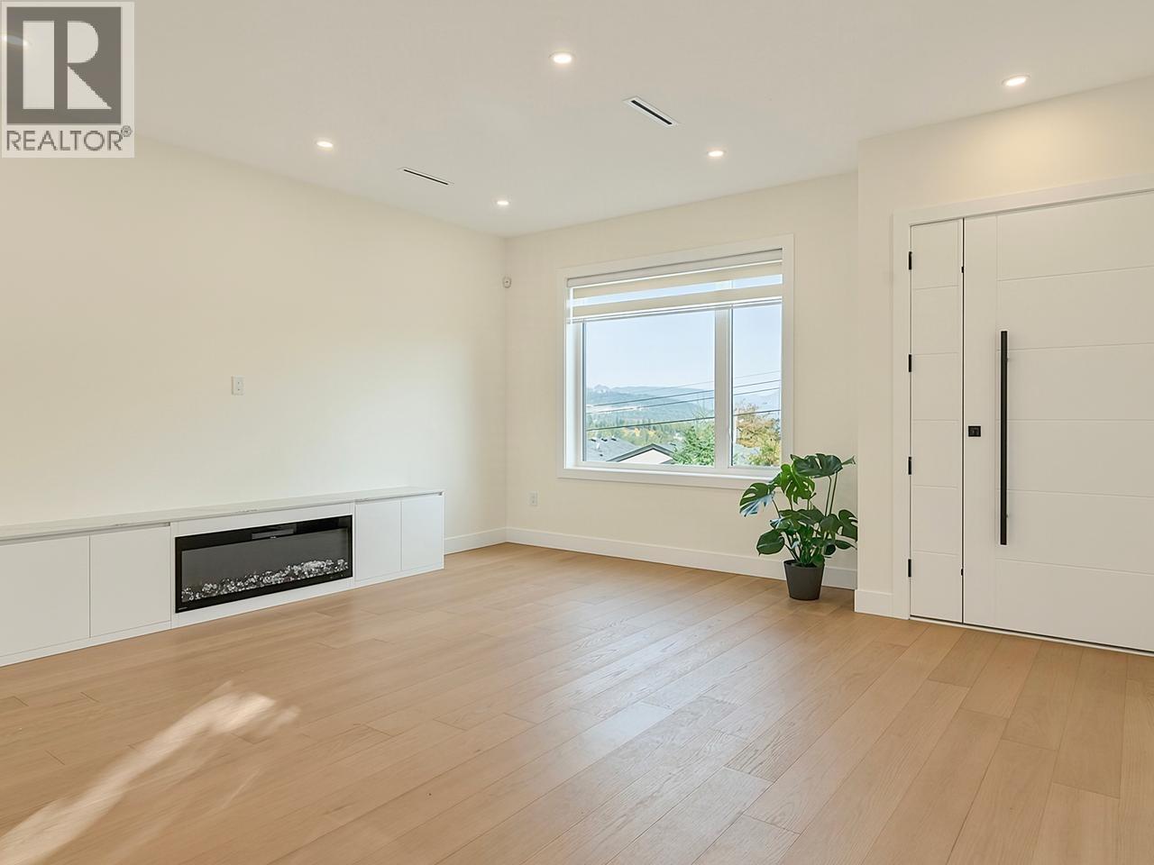 2 5337 Elsom Avenue, Burnaby, British Columbia  V5H 2Z4 - Photo 4 - R3174296