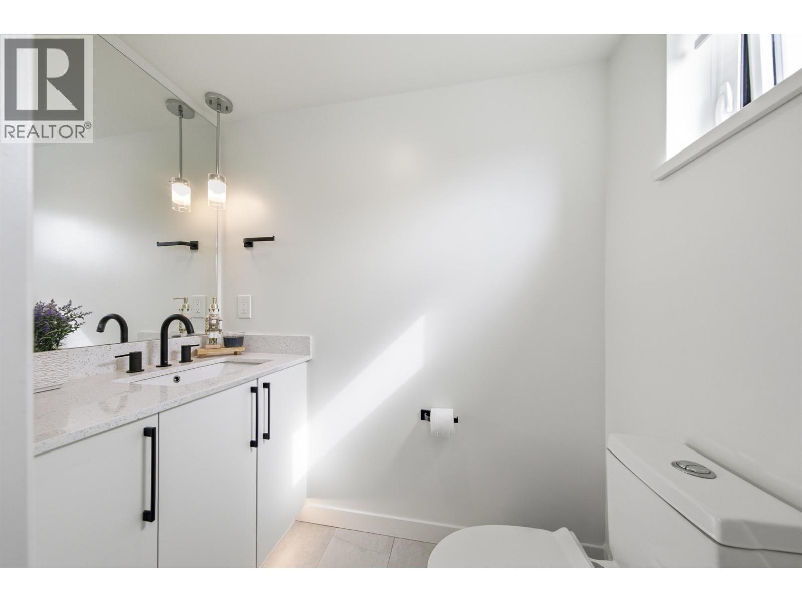 356 555 2nd E Street, North Vancouver, British Columbia  V7L 1E1 - Photo 14 - R3174312