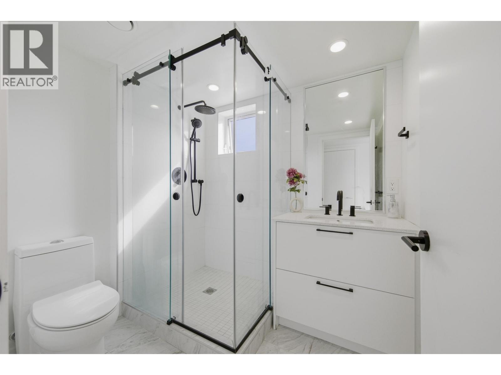 356 555 2nd E Street, North Vancouver, British Columbia  V7L 1E1 - Photo 15 - R3174312