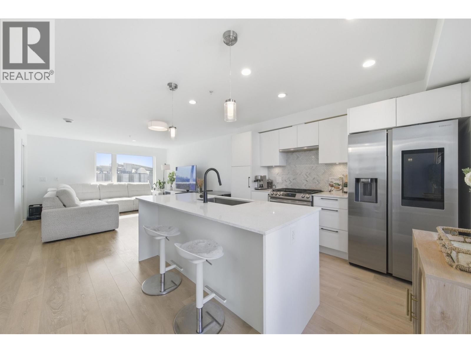 356 555 2nd E Street, North Vancouver, British Columbia  V7L 1E1 - Photo 5 - R3174312